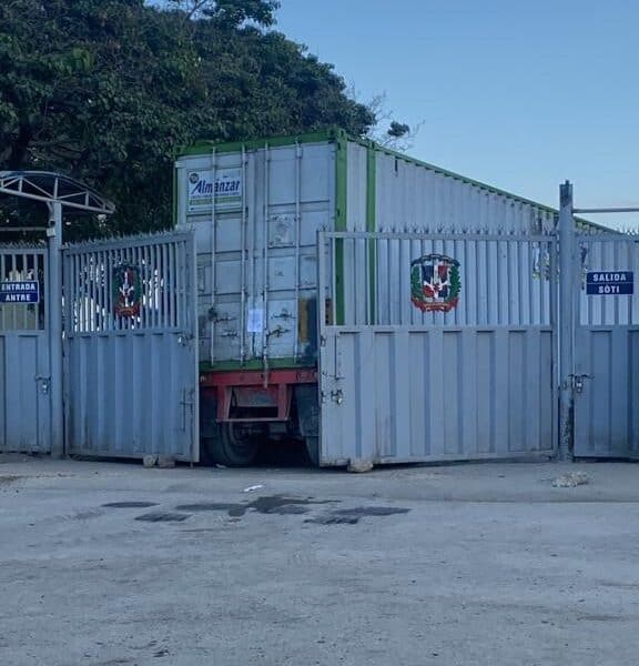 (Video) Toman medida para intentar cerrar puerta Carrizal-Elías Piña tras bloqueo en parte haitiana