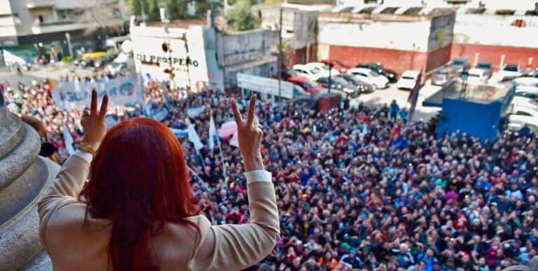 Marchas en Buenos Aires en apoyo a Cristina Fernández ante veredicto