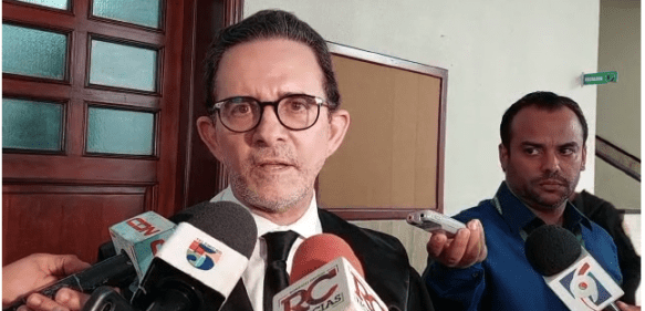 Abogado de Alexis Medina pide a juez declararse incompetente
