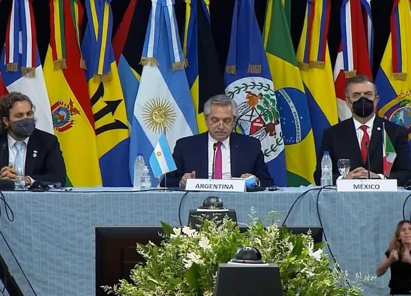 CELAC: presidente argentino acusa a la derecha «fascista» de amenazar democracia latinoamericana