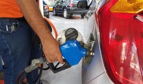 Gobierno mantiene frenado aumento de combustibles con más de 760 millones de pesos en subsidio