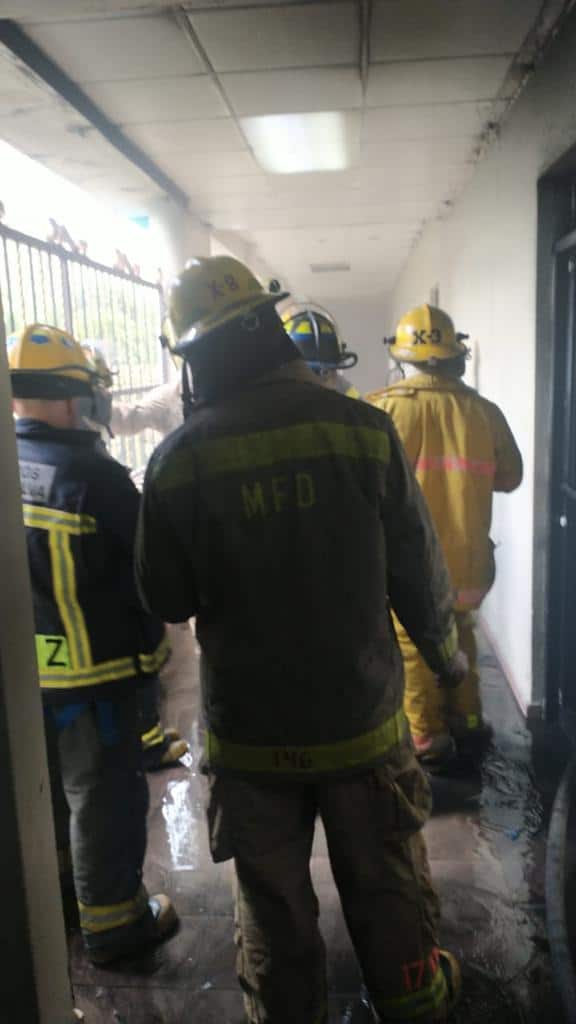 SNS informa bomberos controlan conato de incendio en Hospital Salvador B. Gautier