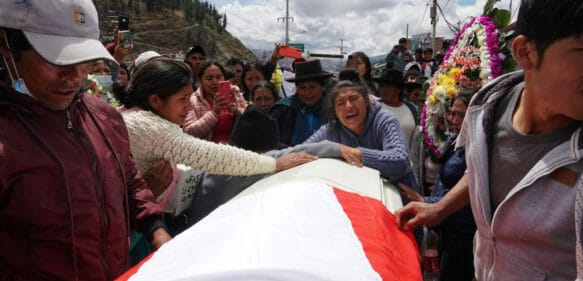 Aumentan a 62 los fallecidos por las protestas en Perú