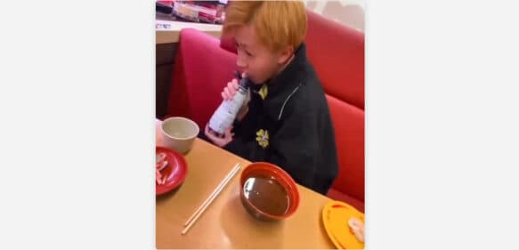 (VIDEOS) El ‘terrorismo del sushi’ se apodera de los restaurantes en Japón