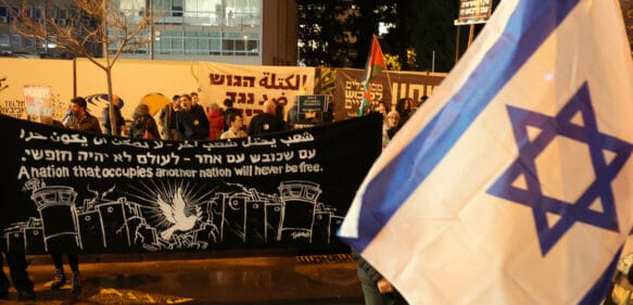 Más de 100.000 personas protestan en Israel contra el Gobierno