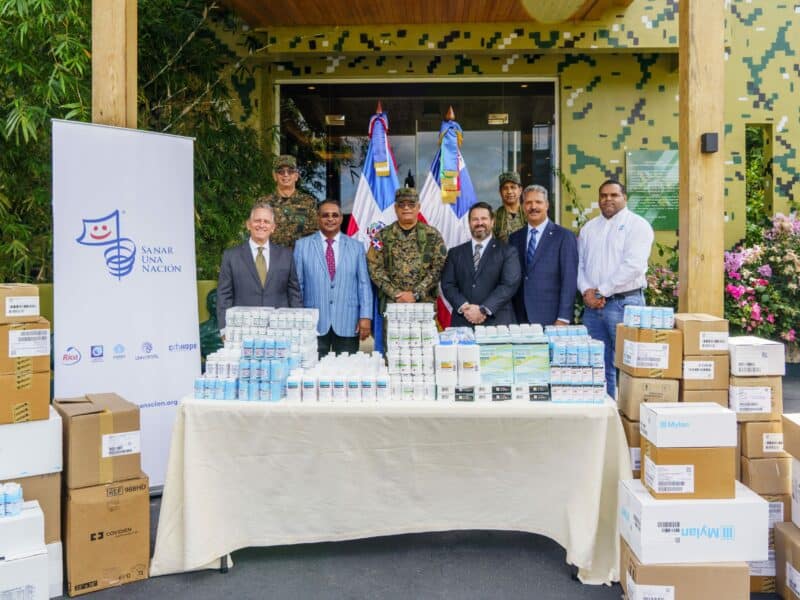 Sanar una Nación aporta más de RD$ 44 millones en medicamentos y alimento fortificado al Ejército de República Dominicana