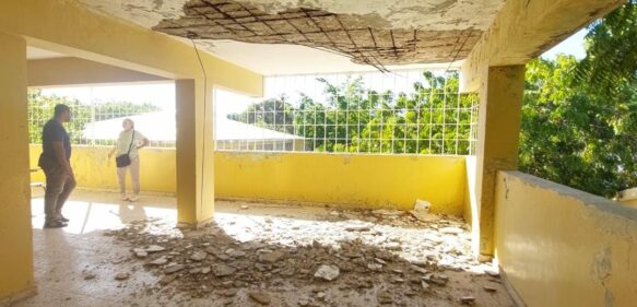 Sismo agudiza deterioro de centro educativo en El Peñón de Barahona