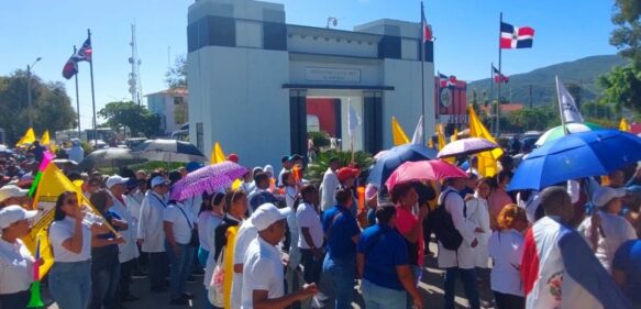 #VIDEO: Colegio Médico Dominicano marcha contra la AFP y ARS en Barahona