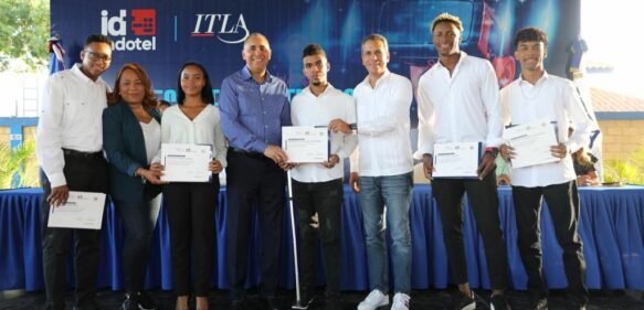 El Indotel y el ITLA gradúan a 465 nuevos técnicos en San Pedro de Macorís