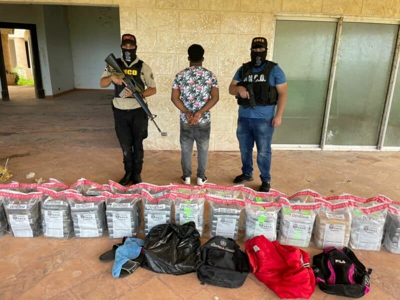 Frustran operación de narcotráfico al incautar 243 paquetes en costas de Río San Juan