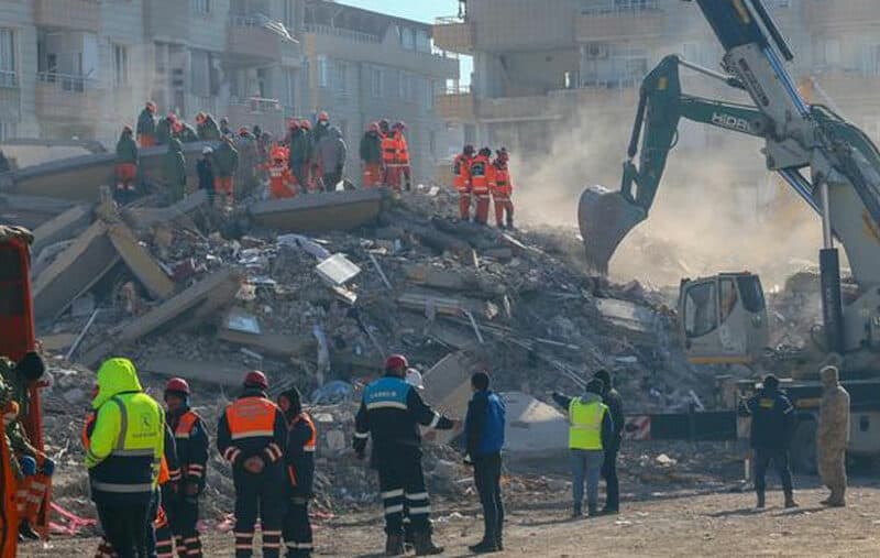 Los terremotos en Turquía y Siria dejan más de 33,000 muertos