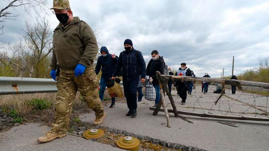 Rusia y Ucrania liberan a casi 180 soldados en intercambio
