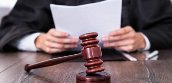 Tribunal impone prisión preventiva a cuatro imputados por falsificar documentos judiciales
