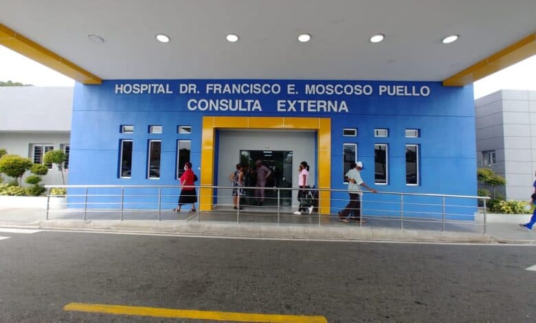 Especialista Moscoso Puello alerta sobre síntomas tuberculosis