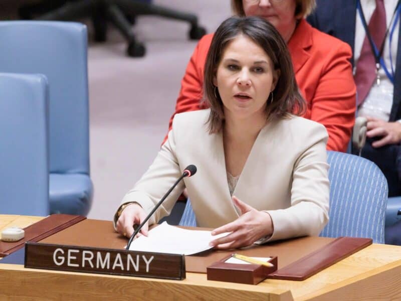 Ministra alemana dice que 19 países del G20 piden que Rusia pare la guerra