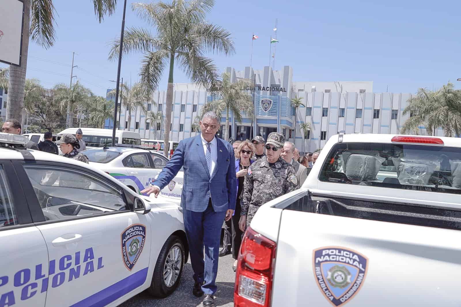 Ministerio de Interior entrega 30 vehículos a la Policía para enfrentar inseguridad ciudadana y crimen organizado
