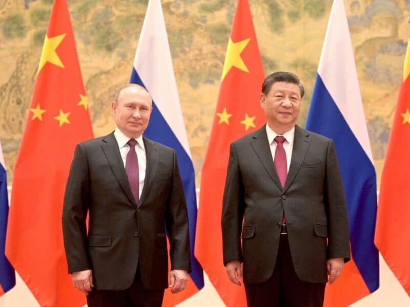 Xi invita a Putin a visitar China este mismo año