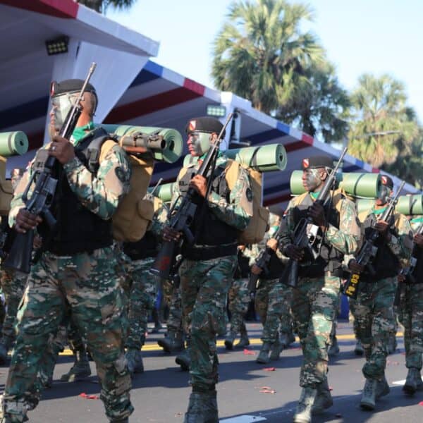Presidente Abinader aumenta hasta en un 44% el sueldo a los miembros de las Fuerzas Armadas