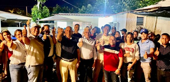 Senador Ricardo De Los Santos juramenta en el PRM decenas de jóvenes de la Fuerza Del Pueblo y PLD