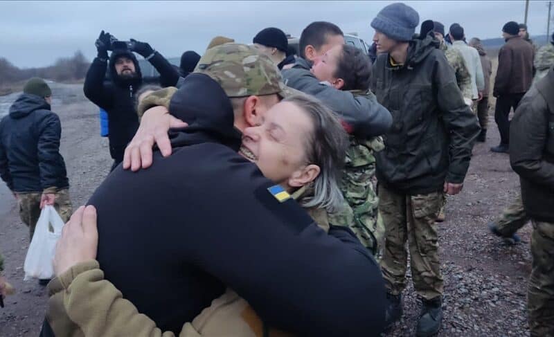 40 prisioneros de guerra vuelven a Rusia tras un intercambio con Ucrania