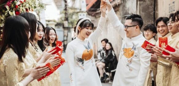 China presenta campaña para “fomentar matrimonio y procreación a edades apropiadas”