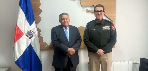 Ministro de Defensa se reúne con embajador Juan Bolívar Díaz en España