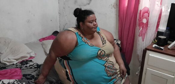 Mujer con 400 libras clama por ayuda para una cirugía