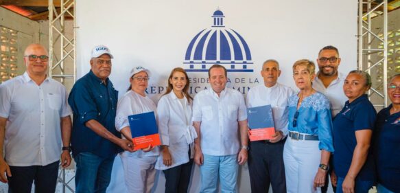 Ministro Paliza entrega RD$18 MM para la construcción de diversas obras en Guananico