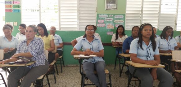 Centro educativo Juan Pablo Duarte en peligro por electricidad