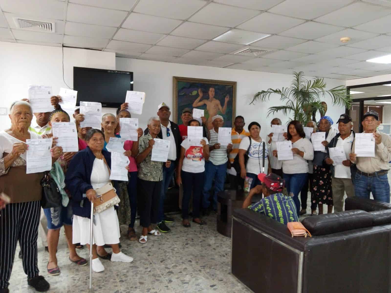 Federación Anita Perdomo Gestiona: 25 pensiones en Montecristi