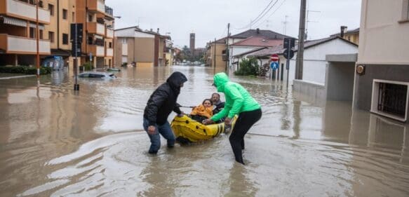 Más de 10 mil desplazados por inundaciones en Italia vuelven a casa