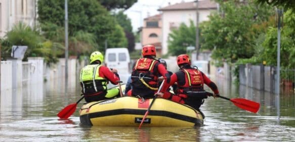 Los desplazados por las inundaciones en el norte de Italia superan los 36,600