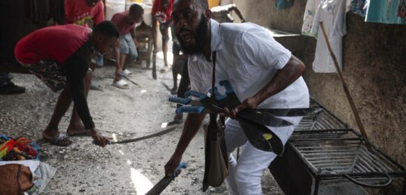 Pobladores armados contraatacan a pandilleros con justicia callejera brutal en Haití