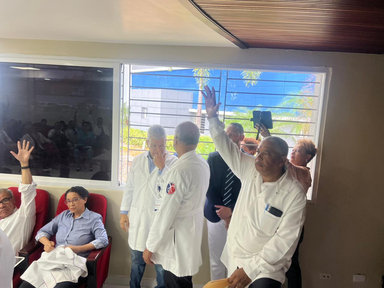 Médicos del Hospital Moscoso Puello irán a paro por 72 horas desde el lunes