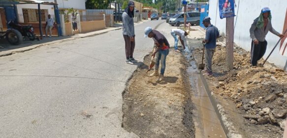 Alcaldía Municipal inicia trabajo de bacheo en el municipio de Dajabón