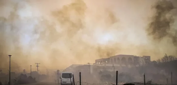 Incendios en Grecia obligan a evacuar a 30.000 personas