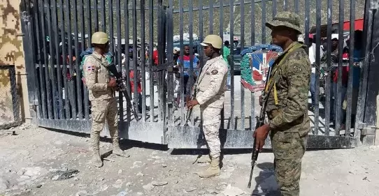 Ministerio de Defensa ordena el cierre del paso fronterizo El Carrizal