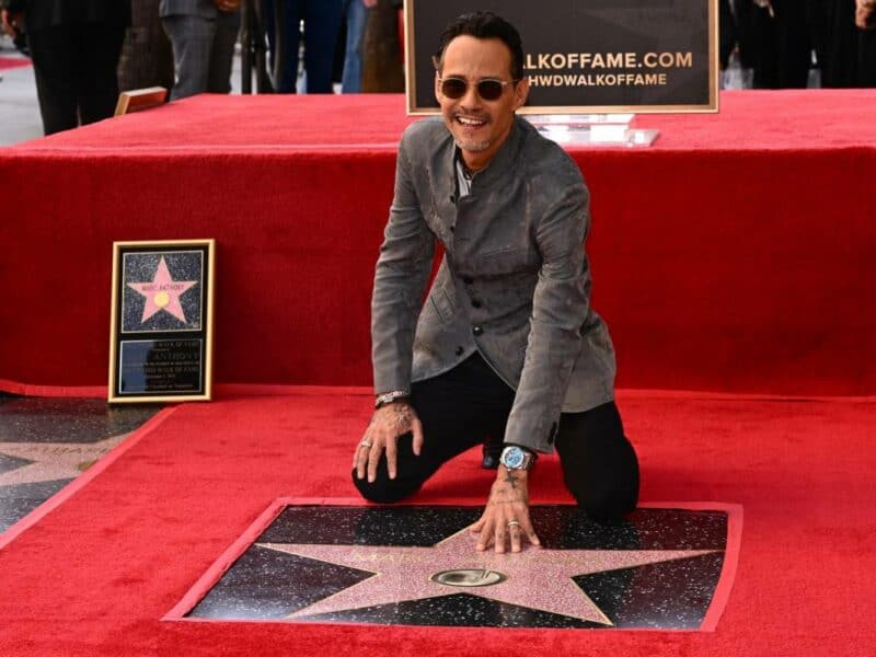 Marc Anthony recibe estrella en el paseo de la fama de Hollywood