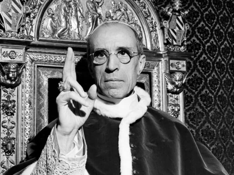 Revelan que el papa Pío XII estaba al corriente del Holocausto durante la Segunda Guerra Mundial