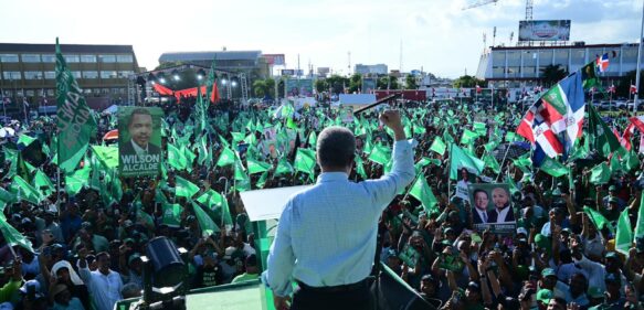 Leonel en la Plaza de la Bandera: “Hoy se ha sellado el triunfo electoral de la Fuerza del Pueblo”