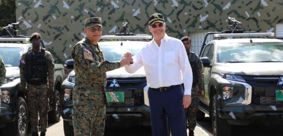 Presidente Abinader entregará este jueves vehículos militares a las FFAA