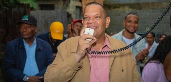 Alcalde Carlos Guzmán intensifica jornadas de fumigación y descacharrización contra el dengue en SDN