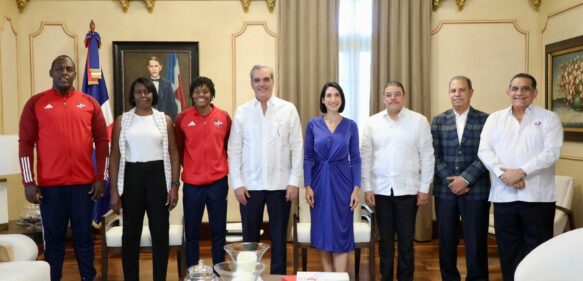 #VIDEO: Presidente Abinader recibe visita a la campeona en los 400 metros planos de atletismo, Marileidy Paulino
