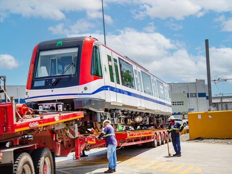 Llegan otros seis vagones para ampliación Línea 1 y rieles para metro hacia Los Alcarrizos