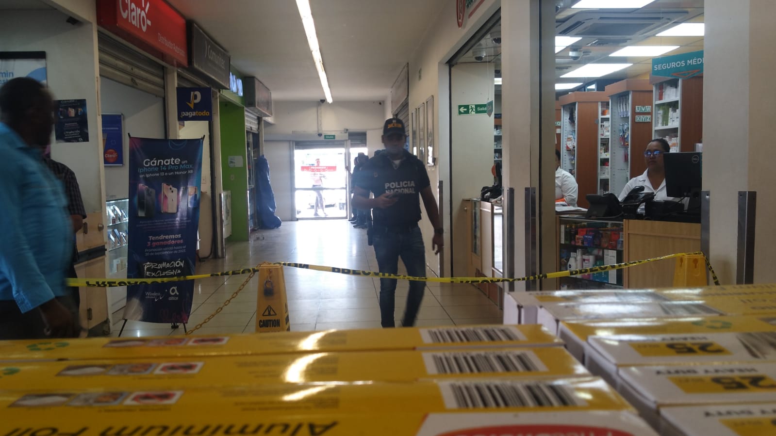 Identifican vigilantes ultimados en supermercado en Villa Mella