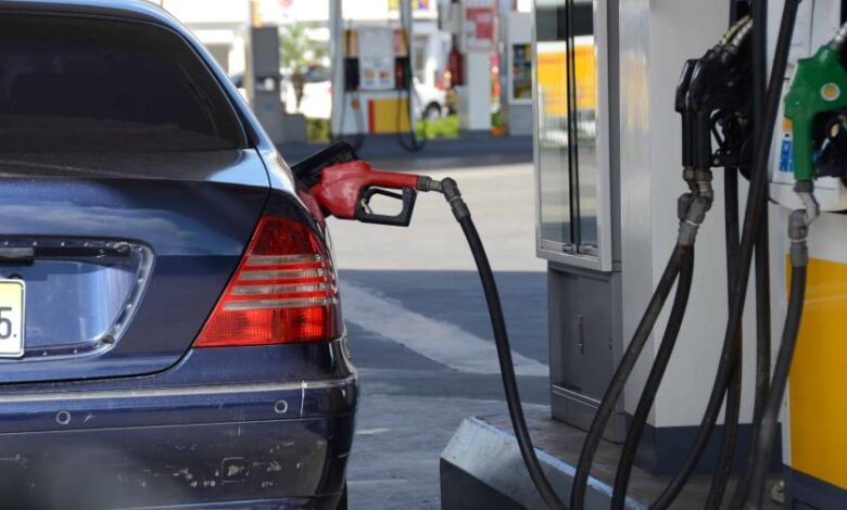 Gobierno mantendrá subsidio a dos combustibles y bajará precios a otros cuatro