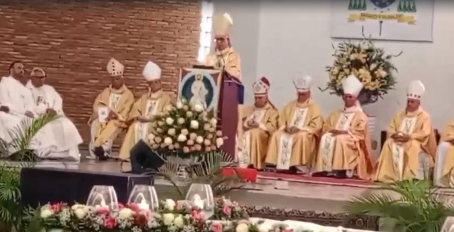 Héctor Rafael Rodríguez fue consagrado este sábado como arzobispo de Santiago