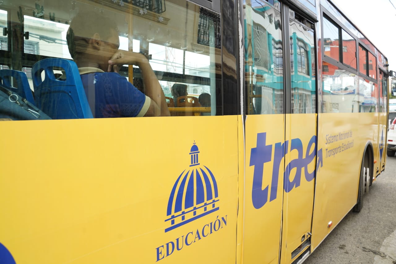 Transporte Estudiantil aumenta cantidad de autobuses en diferentes provincias del país