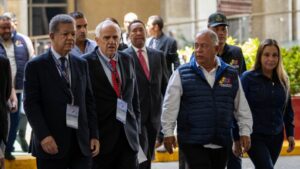 Leonel pide transparencia en conteo de votos en Venezuela.