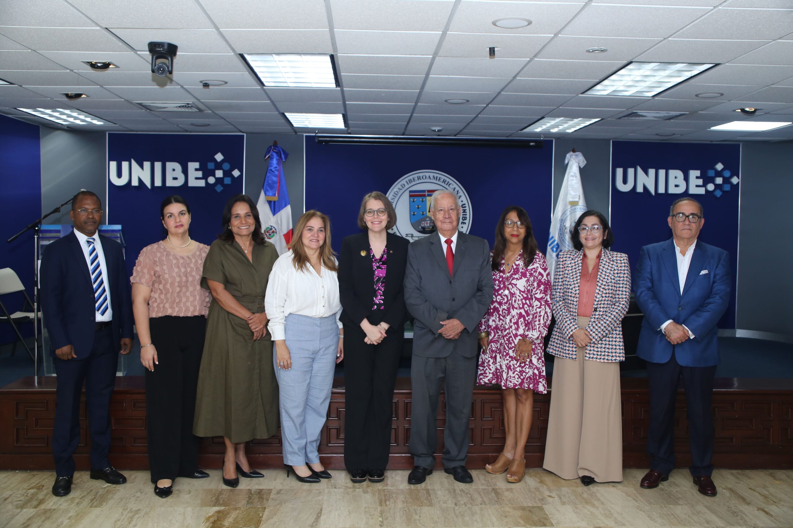 Unibe realiza panel de expertos “Reflexiones sobre el Código Penal”  